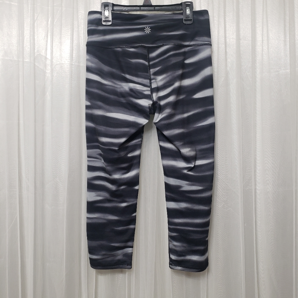 Athleta Sz S High Rise Chaturanga Capri - Picture 4 of 11